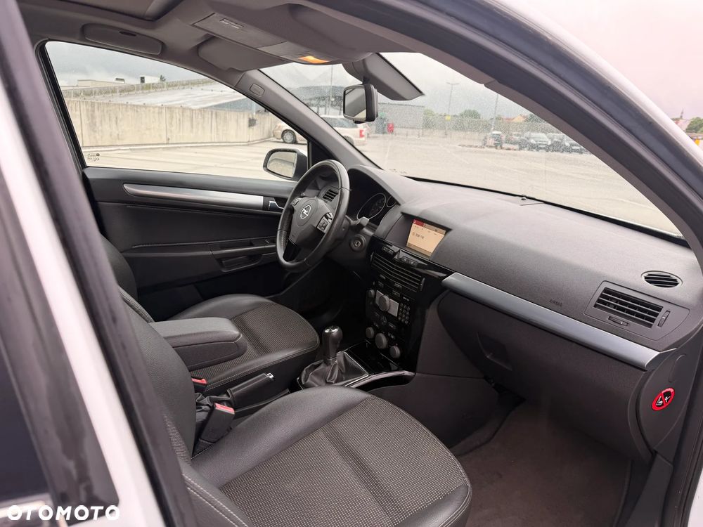 Opel Astra 1.6 Turbo White Edition - 15