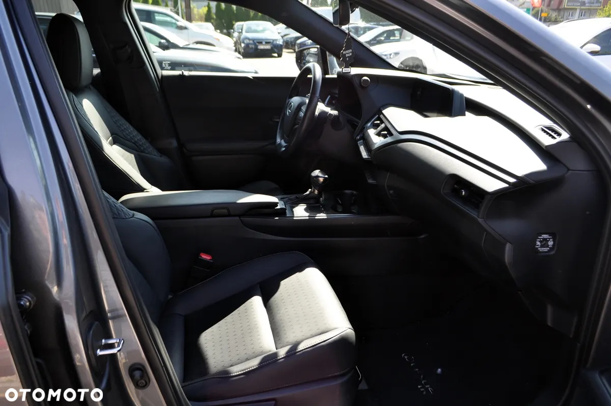 Lexus UX 250h GPF F Impression 2WD - 35