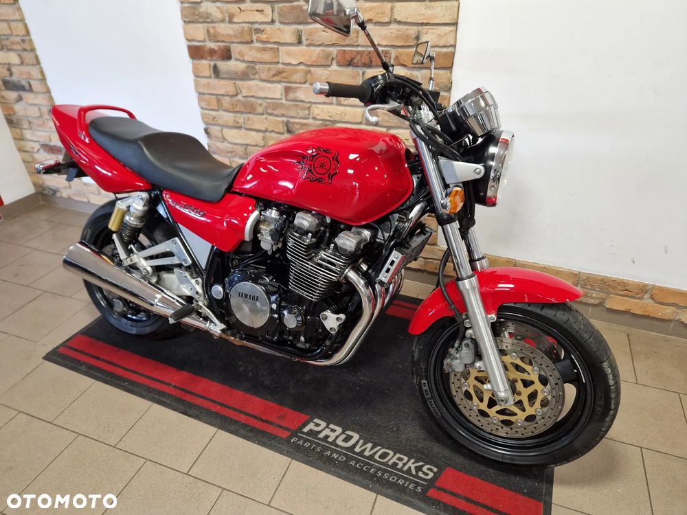Yamaha XJR - 23