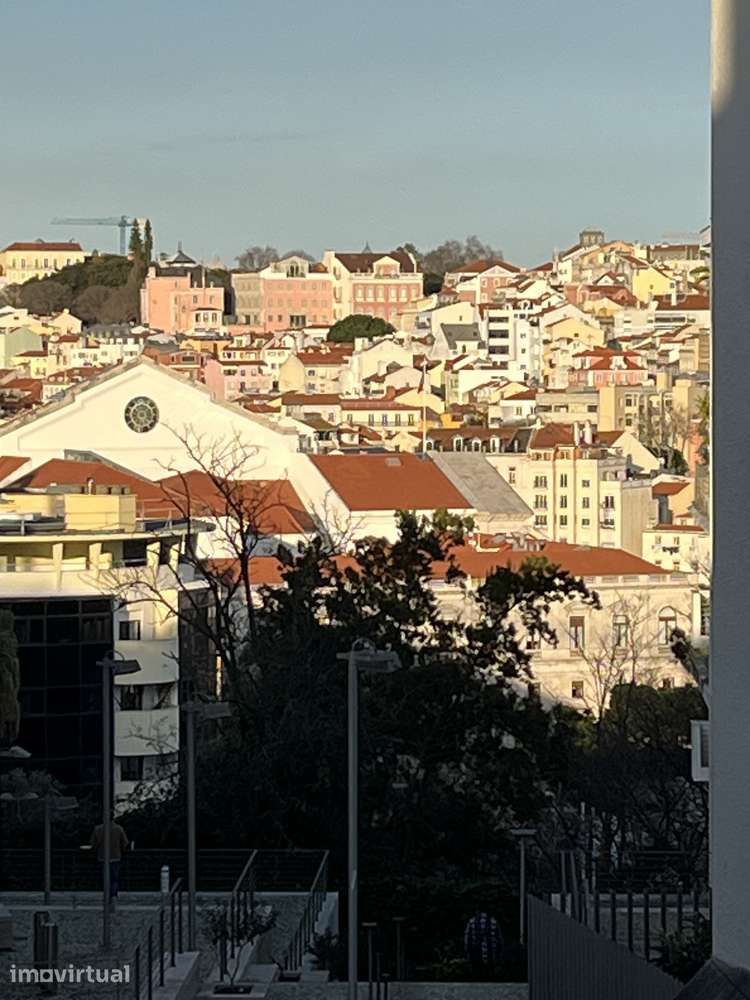 Apartamento T8, na Lapa, com vista rio e garagem - Grande imagem: 2/14