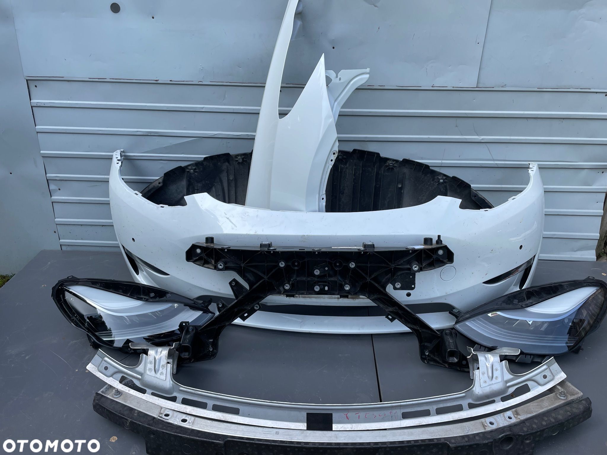 PRZOD Tesla Y  pas lampa błotnik zderzak  belka wzmocnienie - 1
