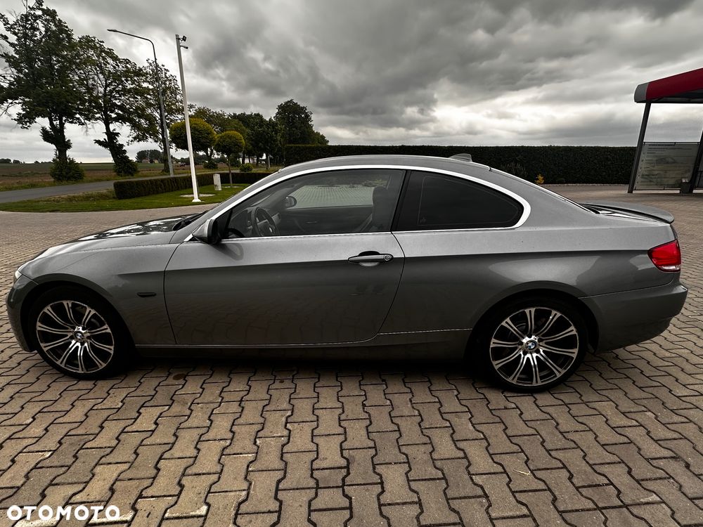 BMW Seria 3 325d - 4