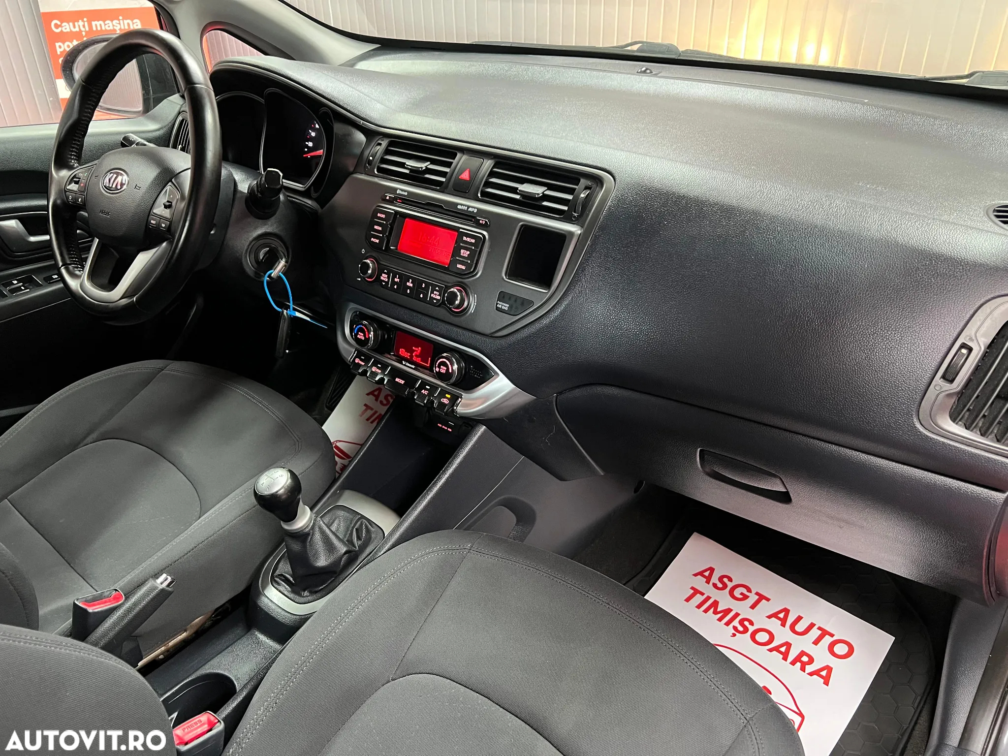Kia Rio - 10