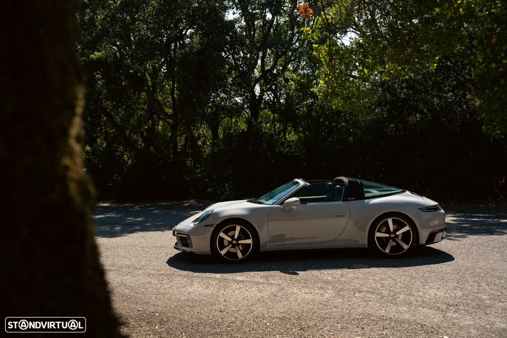 Porsche 911 (992) - 14