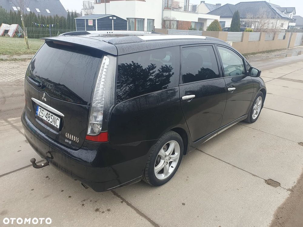 Mitsubishi Grandis 2.0 DID Intense - 4