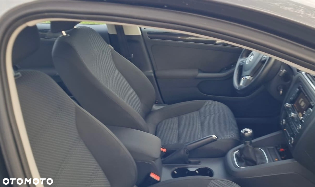 Volkswagen Jetta 1.2 TSI BlueMotion Technology Comfortline - 8