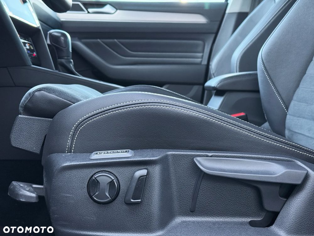 Volkswagen Passat 2.0 TSI Elegance DSG - 26