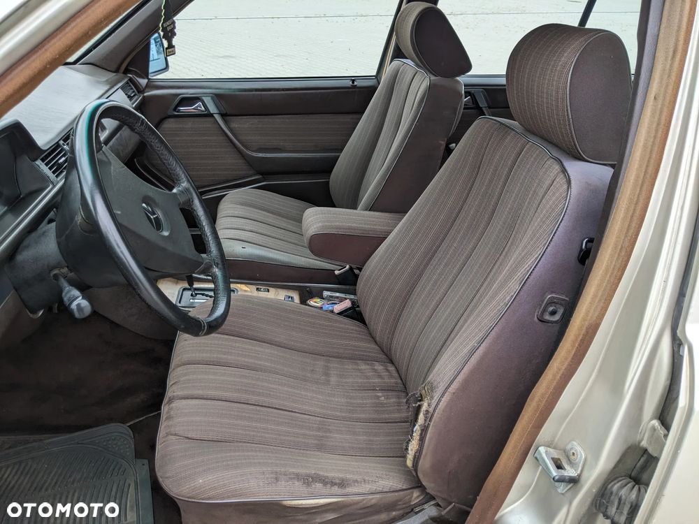 Mercedes-Benz W124 (1984-1993) - 14