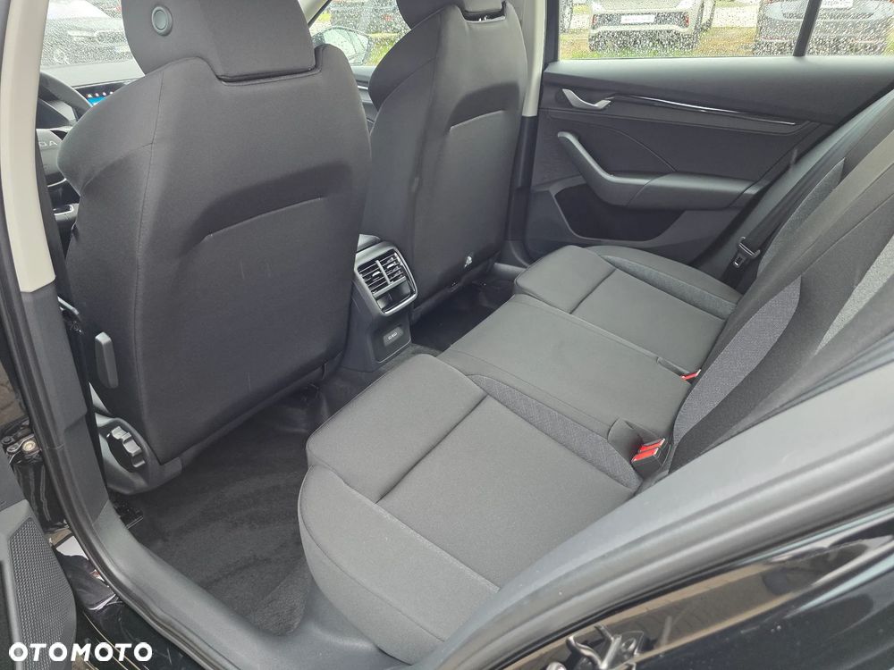 Skoda Octavia 2.0 TDI Drive Essence DSG - 7