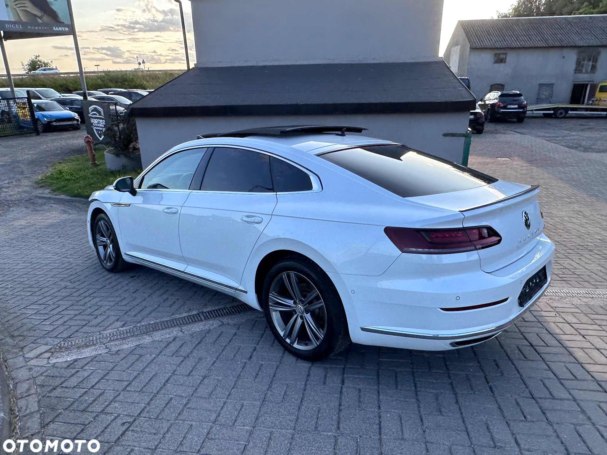 Volkswagen Arteon 2.0 TDI SCR 4Motion DSG R-Line Edition - 3