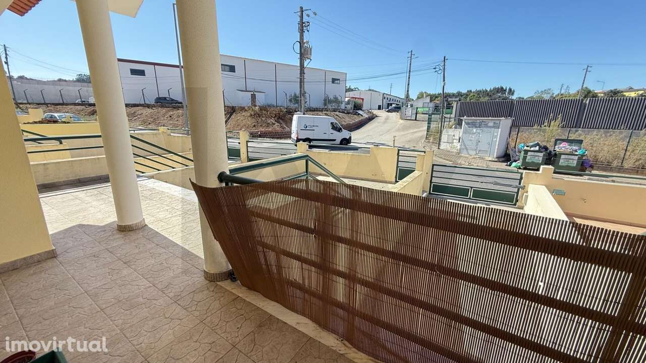 Moradia T4 para Arrendamento na Venda do Pinheiro | Próxima da A21 | E - Grande imagem: 3/47