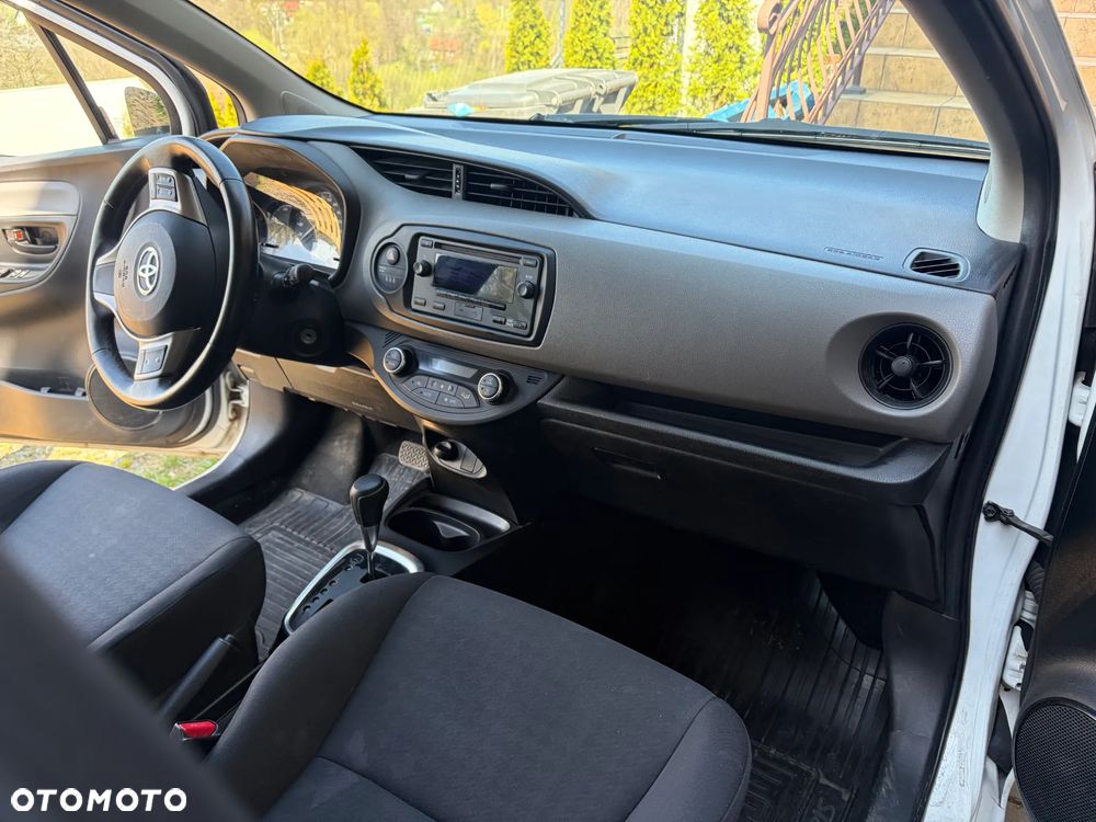 Toyota Yaris Hybrid 100 Active EU6 - 10