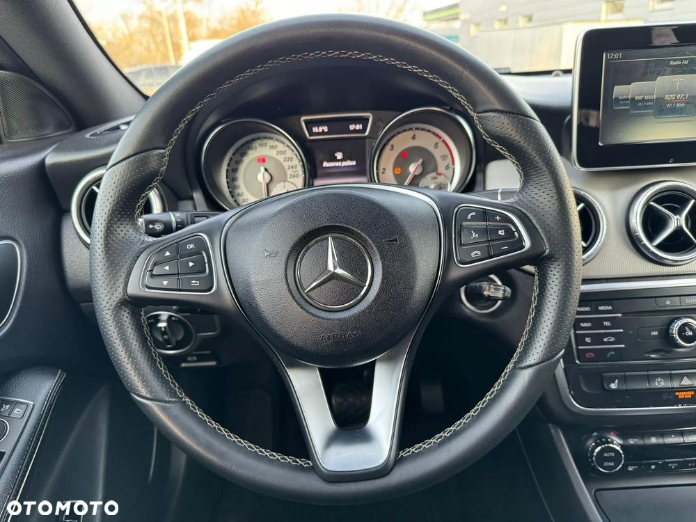 Mercedes-Benz CLA 220 (CDI) d AMG Line - 17