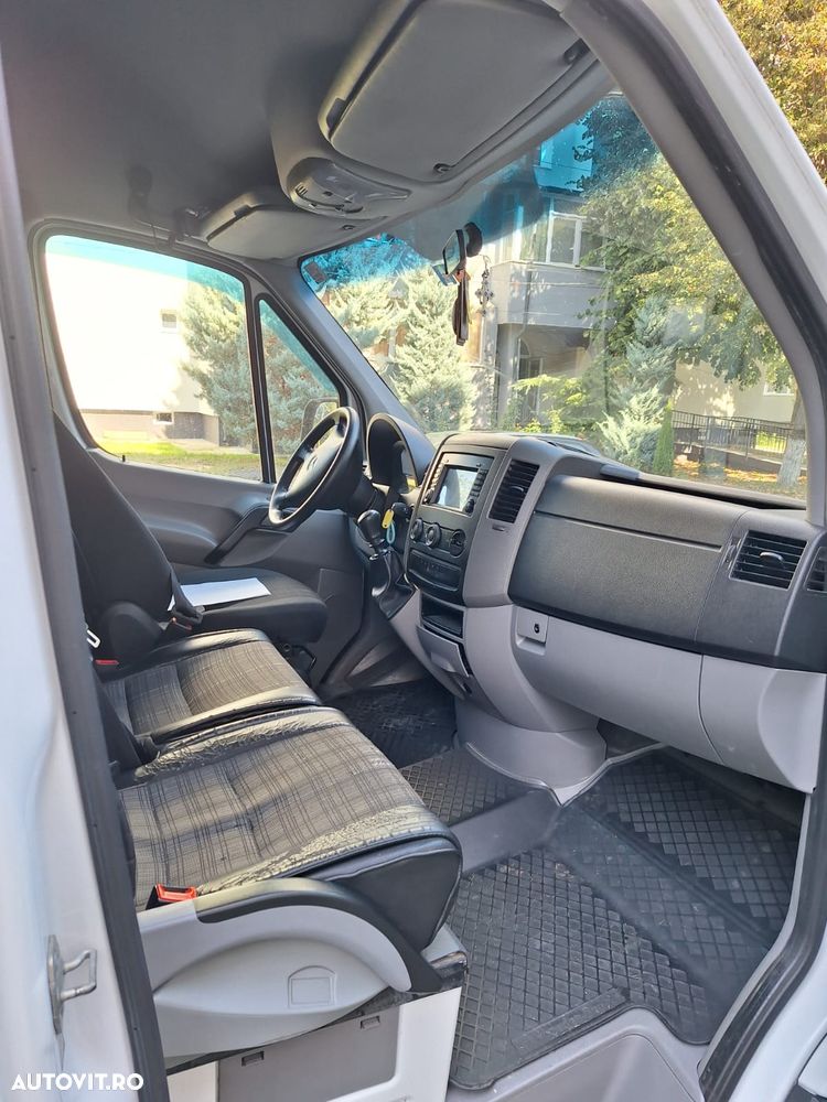 Mercedes-Benz Sprinter - 11