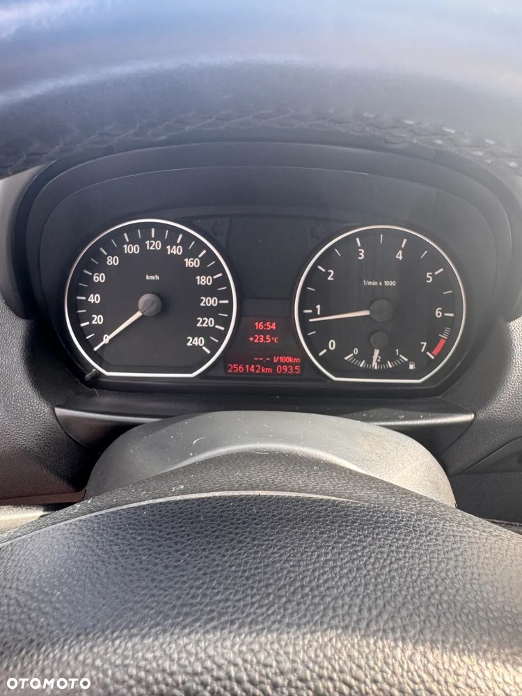 BMW Seria 1 118i - 13