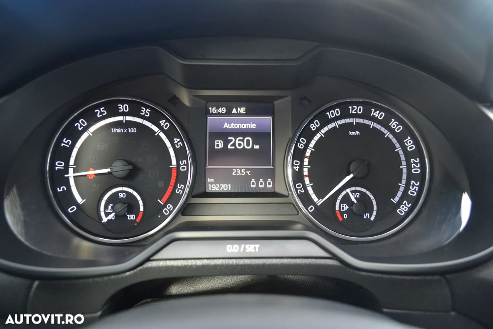 Skoda Octavia 2.0 TDI RS - 16
