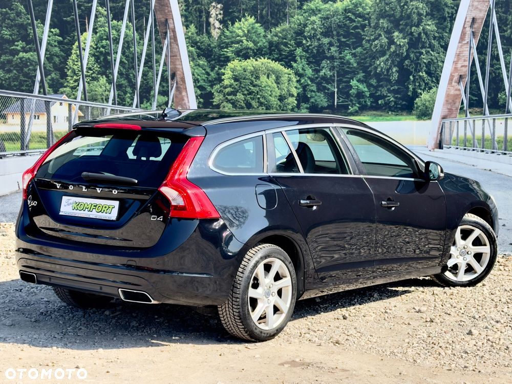 Volvo V60 D4 Geartronic Momentum - 11