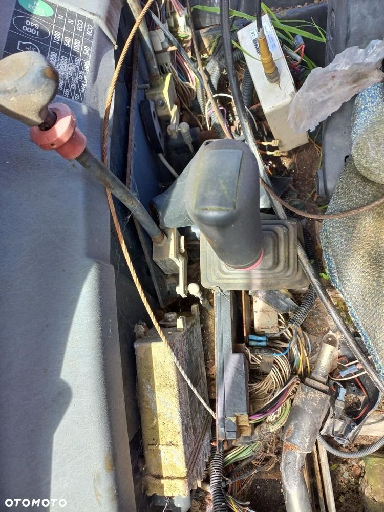 Kabina CASE CS drzwi,sterownik,komputer,błotniki,licznik,ehr,wiązka elektryczna,tapicerka,plastiki,oritrol,pompki hamulcowe,przełączniki,150 G 8005,WENTYLATOR,NAWIEWY,DACH - 5