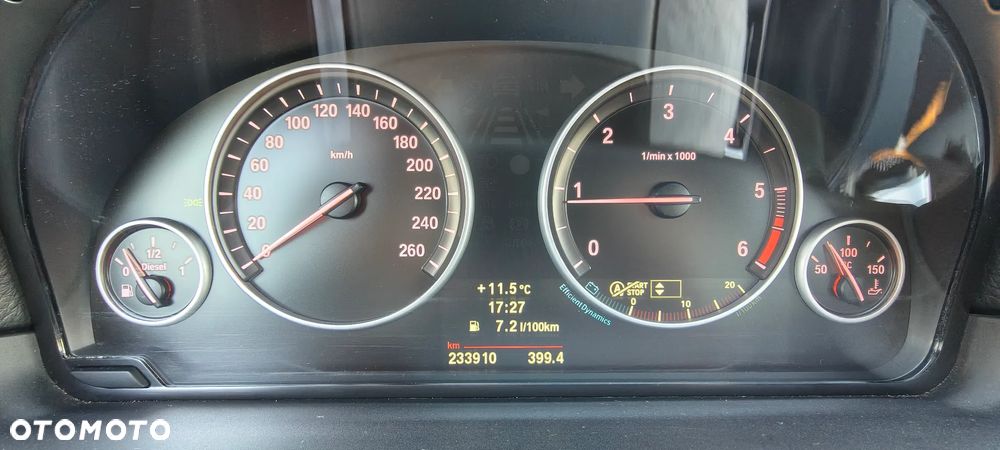 BMW Seria 5 525d Luxury Line - 28