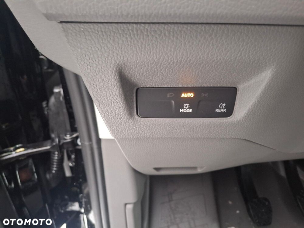 Volkswagen Crafter Furgon 4490 - 14
