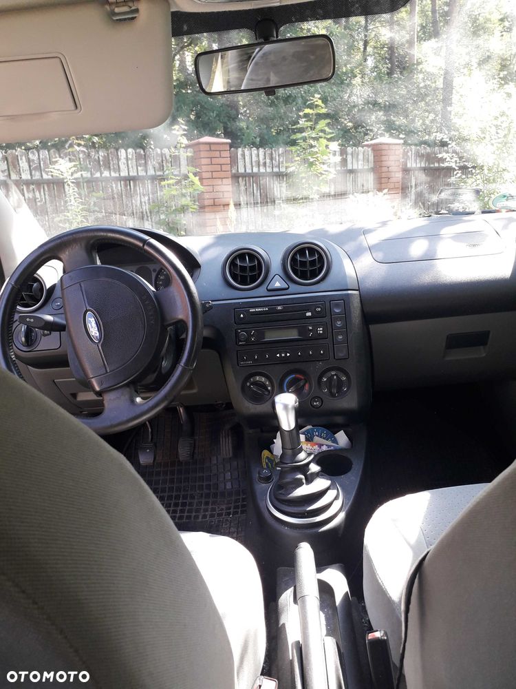Ford Fiesta - 2
