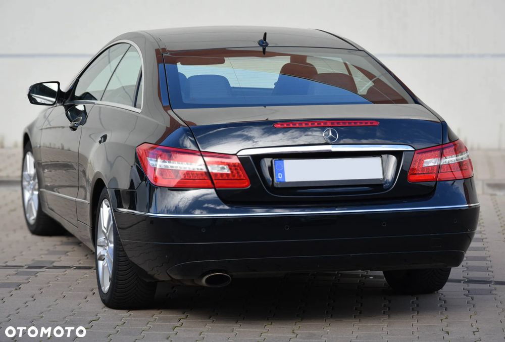 Mercedes-Benz Klasa E 250 CGI BlueEFFICIENCY Automatik Avantgarde - 16
