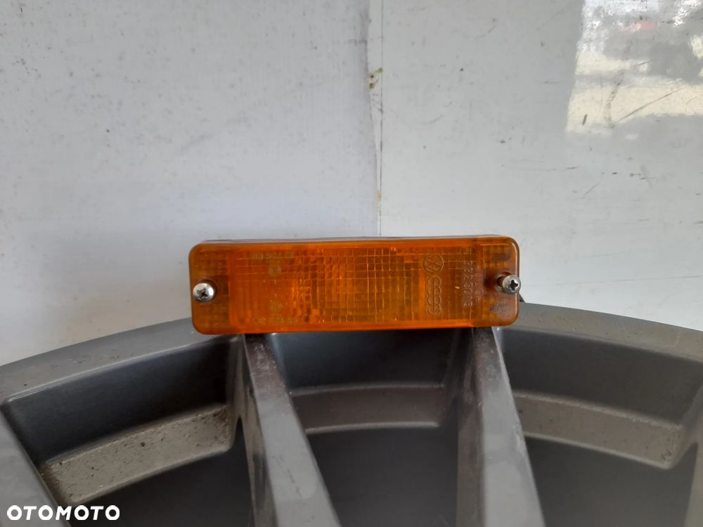 Lampa kierunkowskazu przód Volkswagen Golf 2 171953049F - 1