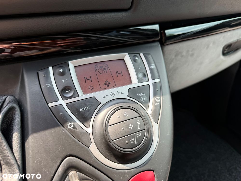 Citroën C8 2.0 16V Confort - 20