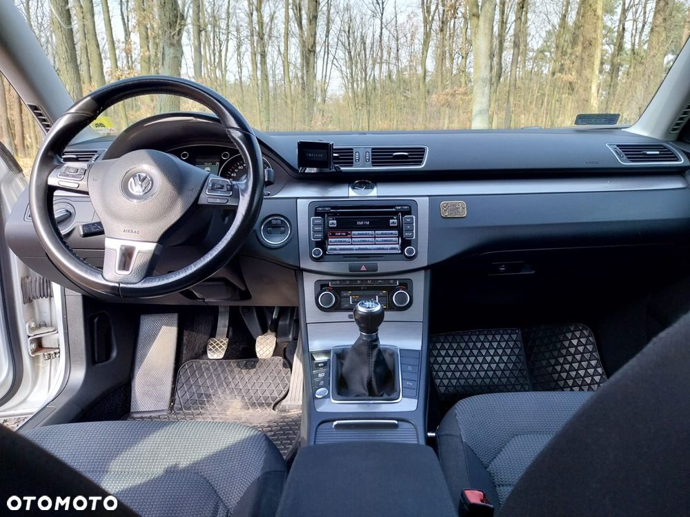 Volkswagen Passat 2.0 TDI Comfortline - 6