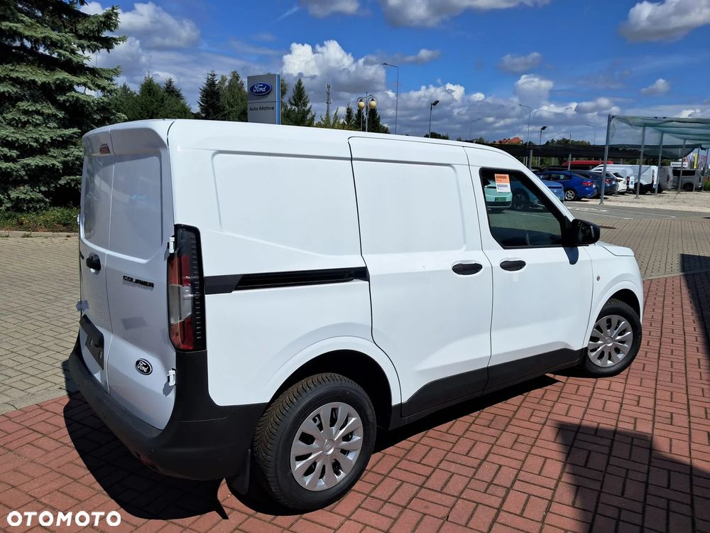 Ford Transit Courier - 12