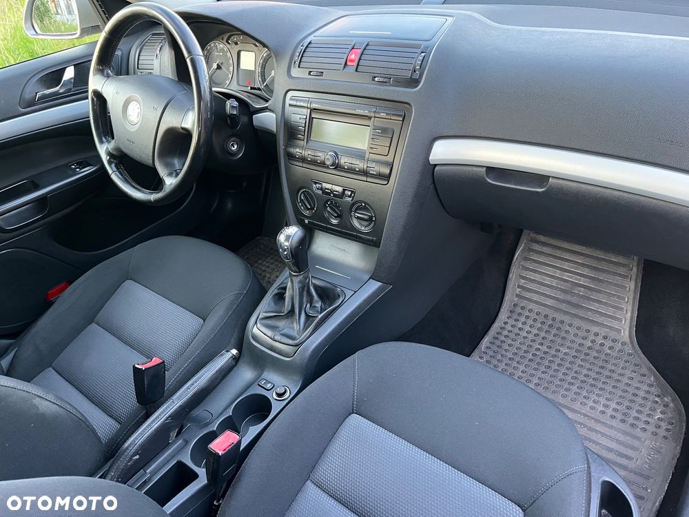 Skoda Octavia 1.6 Ambition - 7