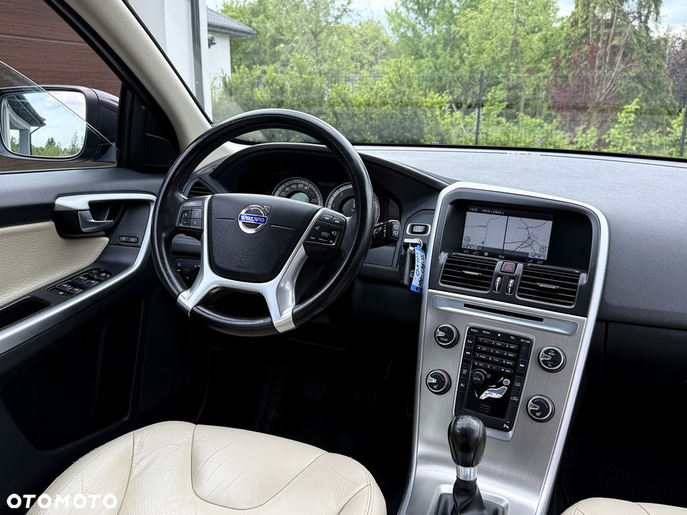 Volvo XC 60 DRIVe Momentum - 29