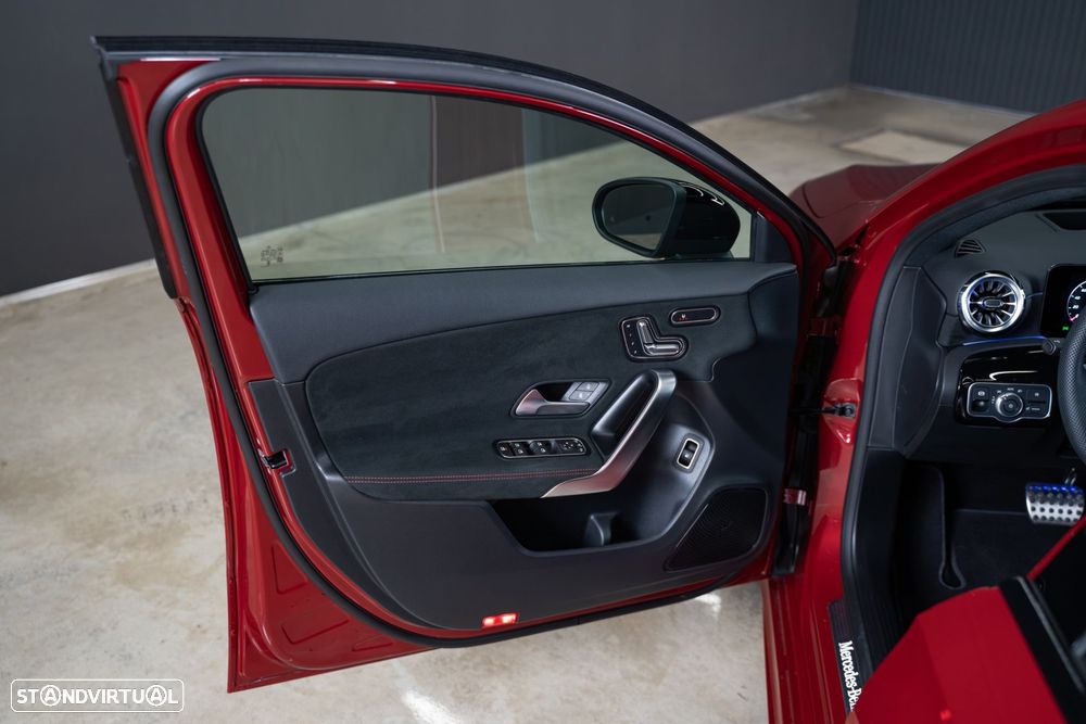 Mercedes-Benz A 250 e AMG Line - 22
