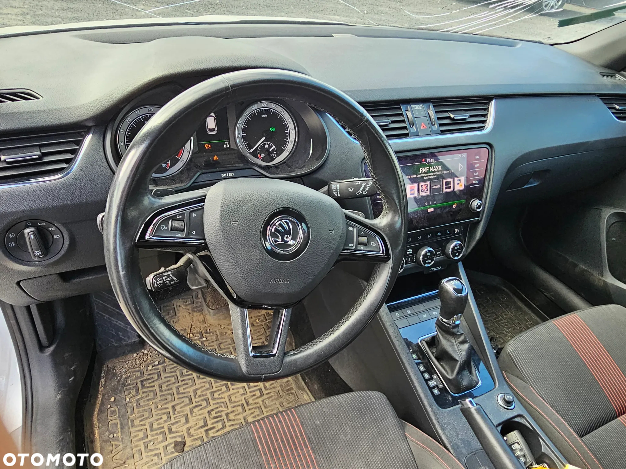 Skoda Octavia 2.0 TDI DSG Style - 24