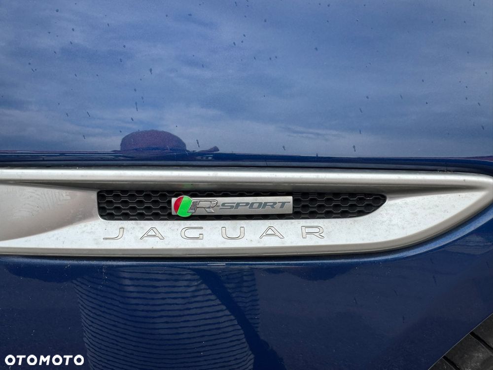 Jaguar XE 20d R-Sport - 29