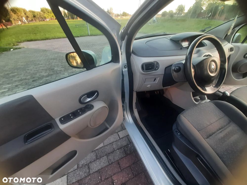 Renault Modus 1.6 16V Privilege - 15