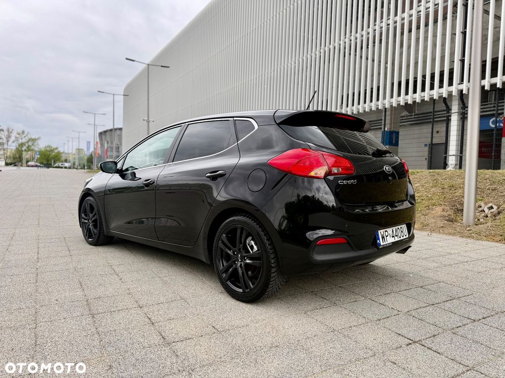 Kia Ceed 1.6 CRDi 128 Platinum Edition - 4