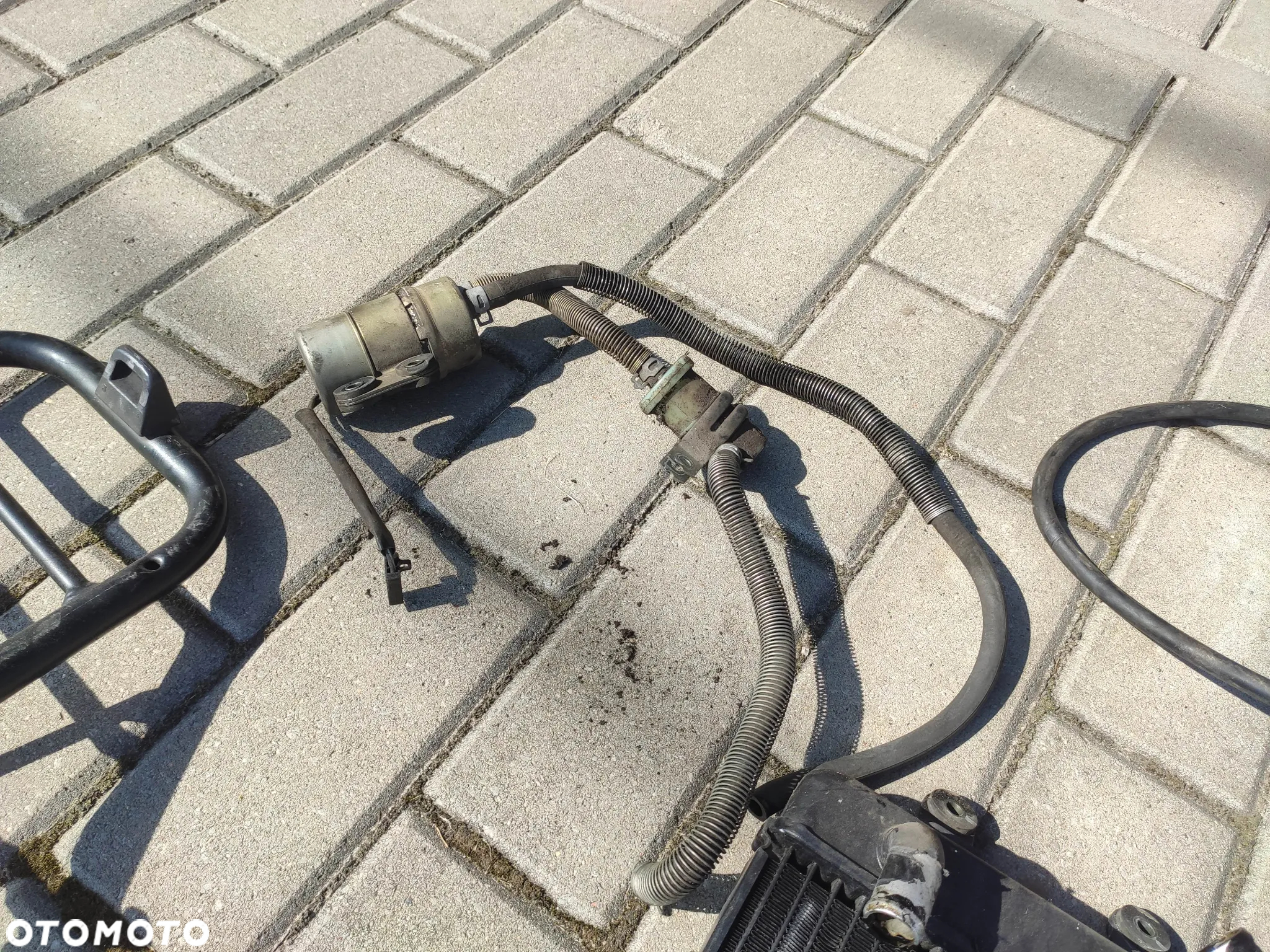 Suzuki Burgman AN 400 K1 98- Gaźnik Stator Dekiel Amortyzator Chłodnica Pompa Komputer Stelaż - 7