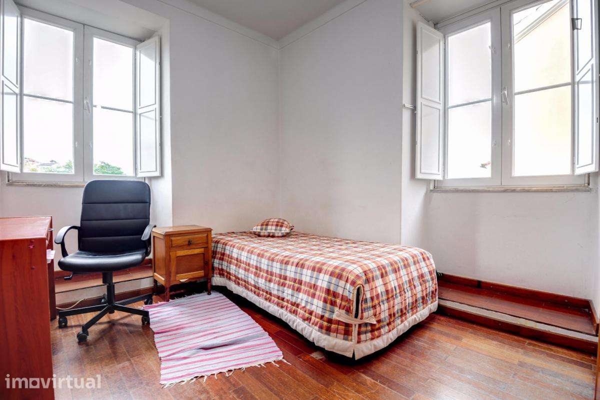 Quarto - localizado em Montes Claros Coimbra - Grande imagem: 4/17