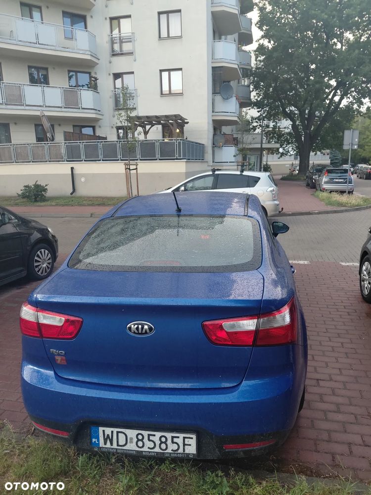 Kia Rio 1.2 L - 2