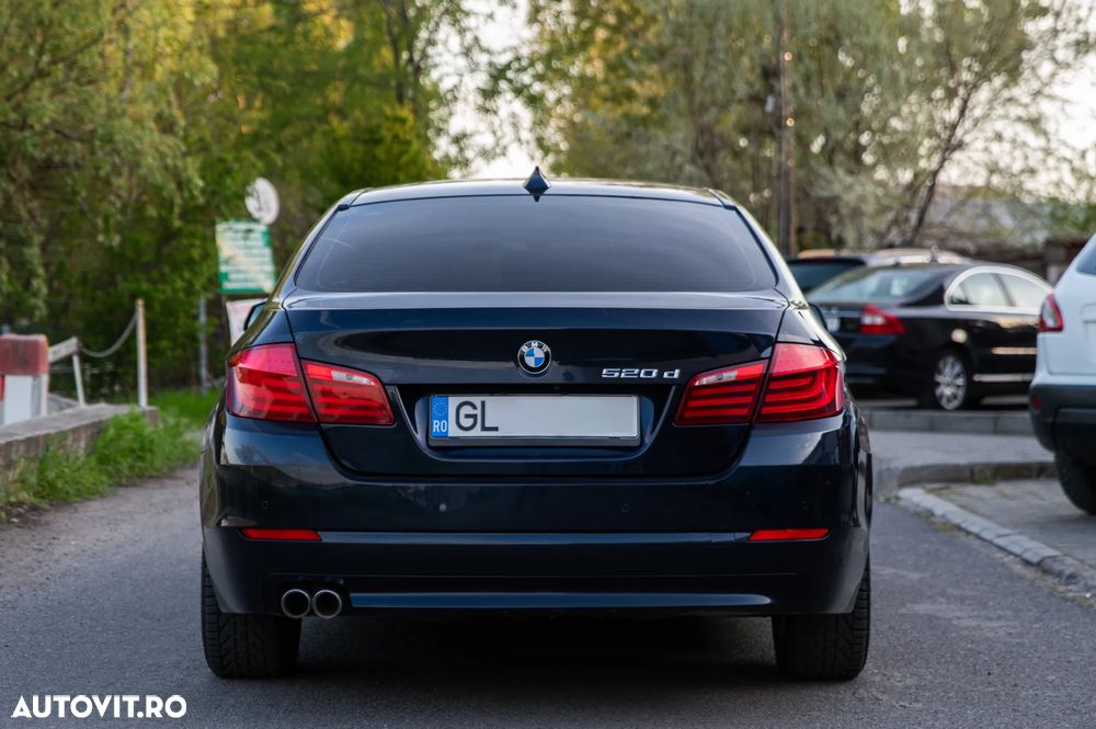 BMW Seria 5 520d Aut. - 14
