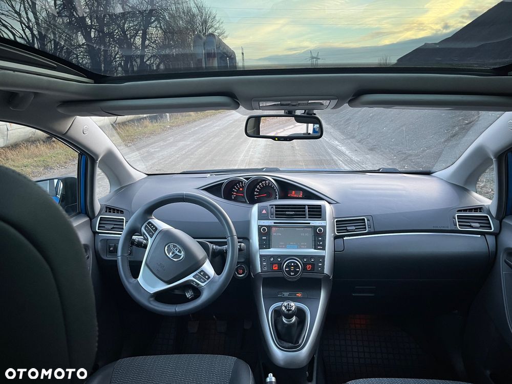 Toyota Verso 1.8 Executive - 28