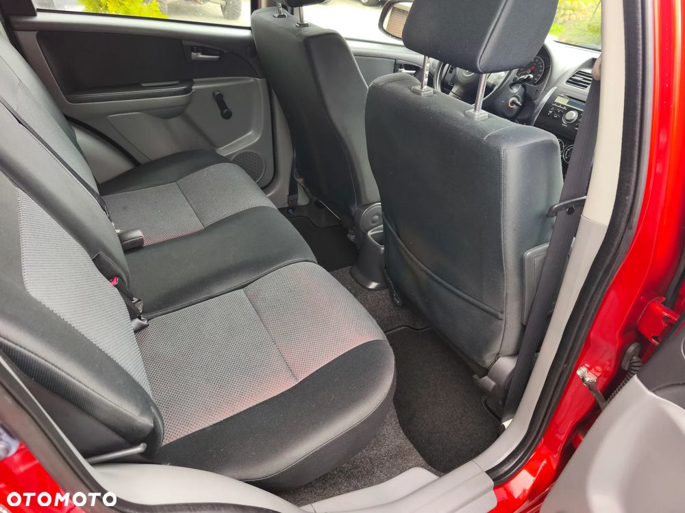 Suzuki SX4 1.6 VVT Streetline 4x2 Club - 18