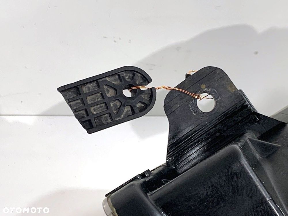 REFLEKTOR PRAWY PRZÓD  CHEVROLET CRUZE (J300) 2009 - 2022 1.6 91 kW [124 KM] benzyna 2009 - 2022 - 6