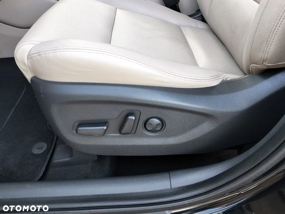 Hyundai Tucson 1.7 CRDI BlueDrive Style 2WD - 13
