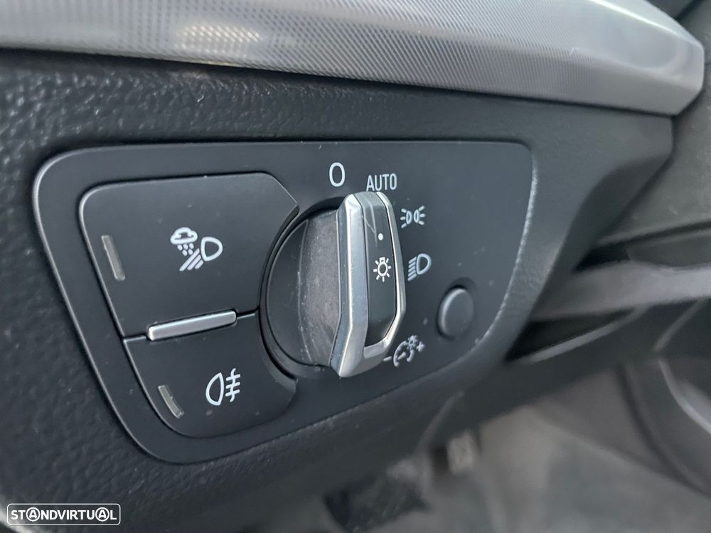 Audi Q5 55 TFSIe quattro S tronic S line - 39