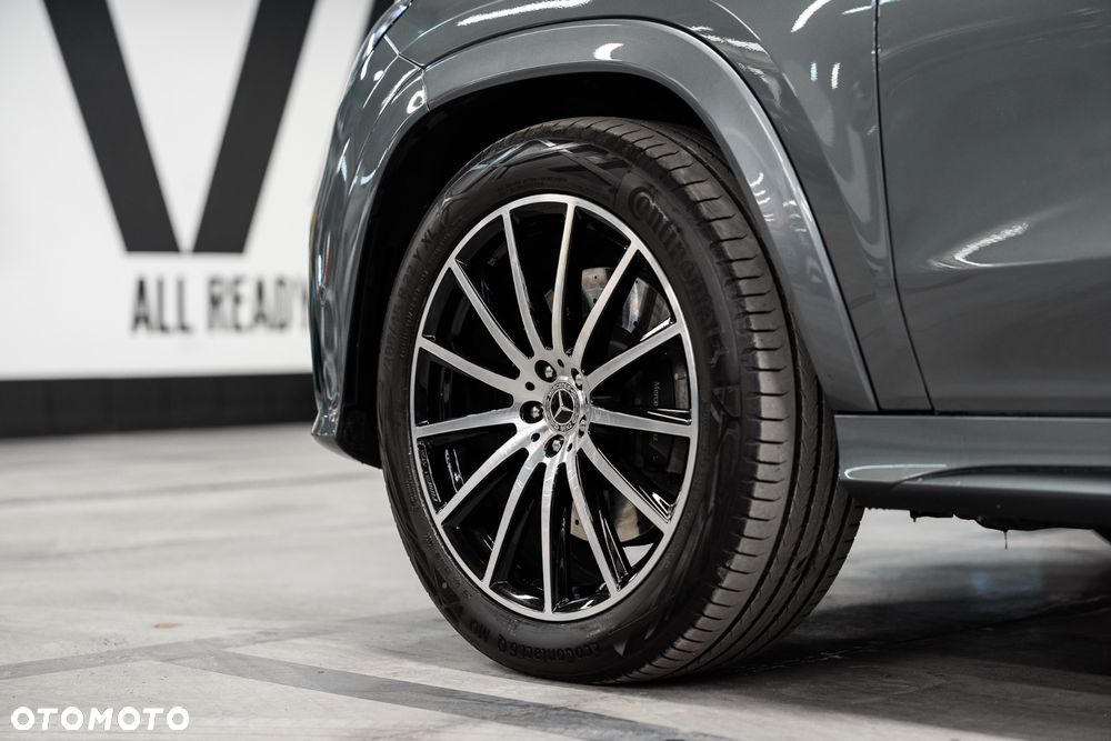 Mercedes-Benz GLS - 12