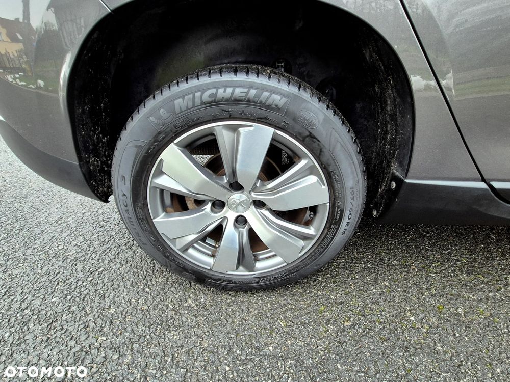 Peugeot 2008 PureTech 82 Style - 36