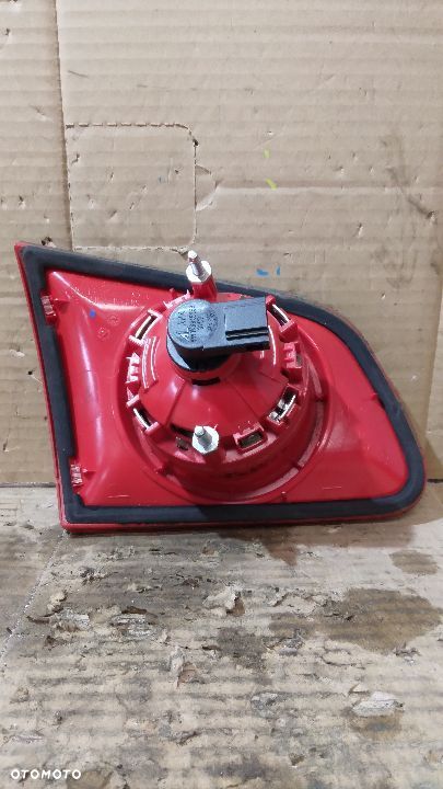 #LAMPA TYLNA PRAWA VW PASSAT B6 KOMBI - 2