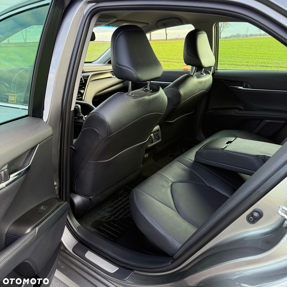 Toyota Camry 2.5 Hybrid Executive CVT - 15